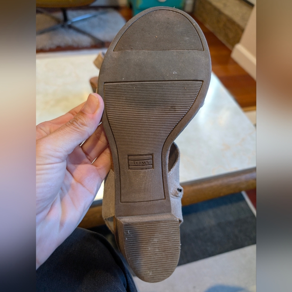 Tom's Majorca Cutout Suede Sandals - Picture 4 of 4